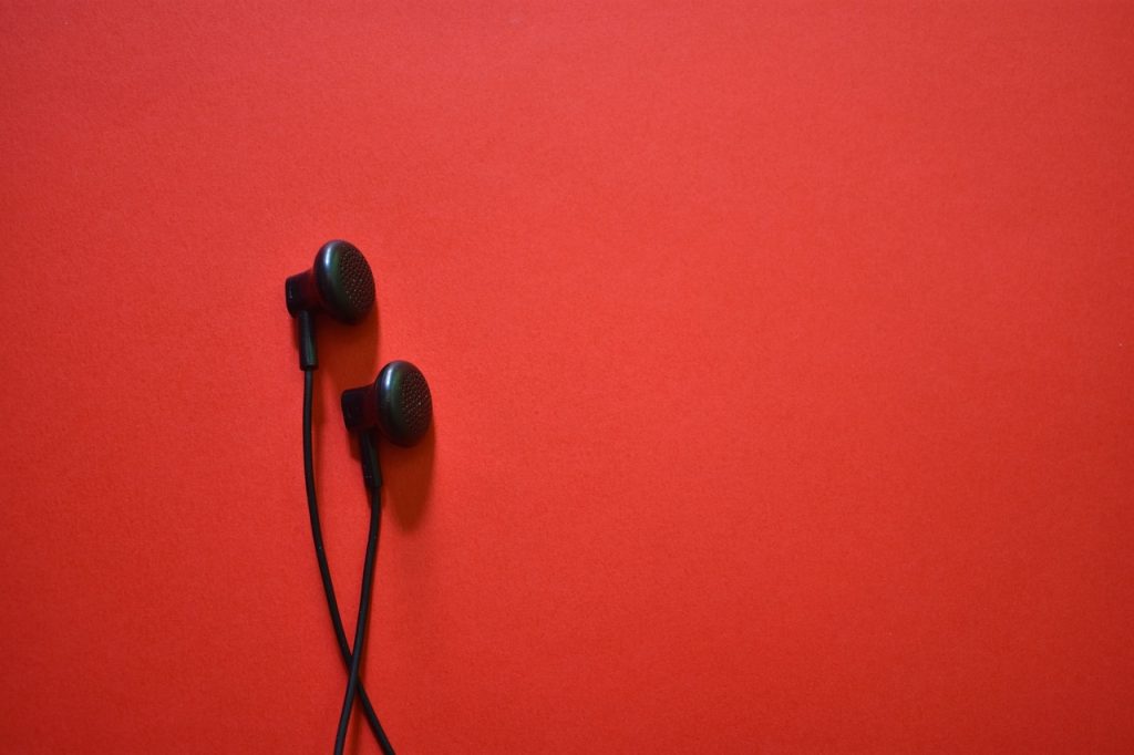 Enhancing Your Audio Experience: A Guide to the Best iPhone Headphones iPhone headphones
